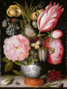 Stilleven van Bloemen in een Porseleinen Vaas